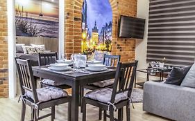 Granary Island Apartment II